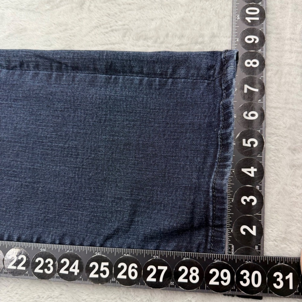 Lee Jeans Mens 34x30 Blue Dark Wash Extreme Motion Slim Fit Straight Leg - Picture 4 of 8